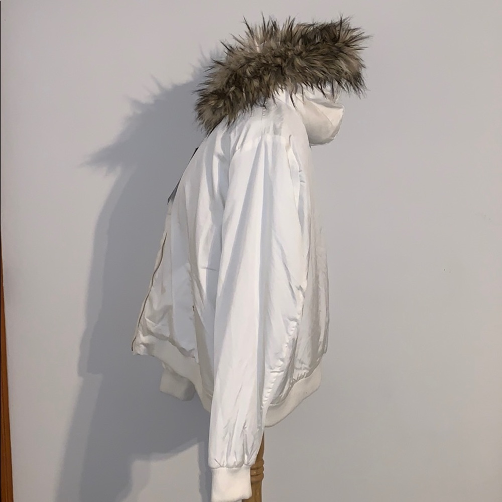 💕SOLD💕 WHITE FAUX FUR HOODIE BOMBER JACKET - Picture 7 of 8
